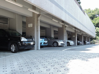 【駐車場】