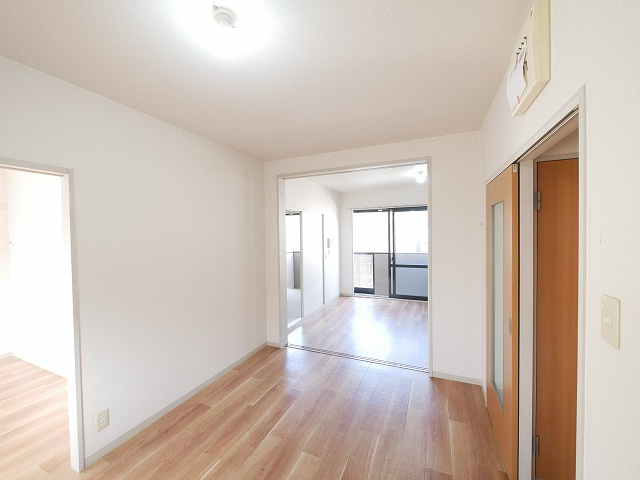 ディアコート　Ａ・Ｂの居間・リビング