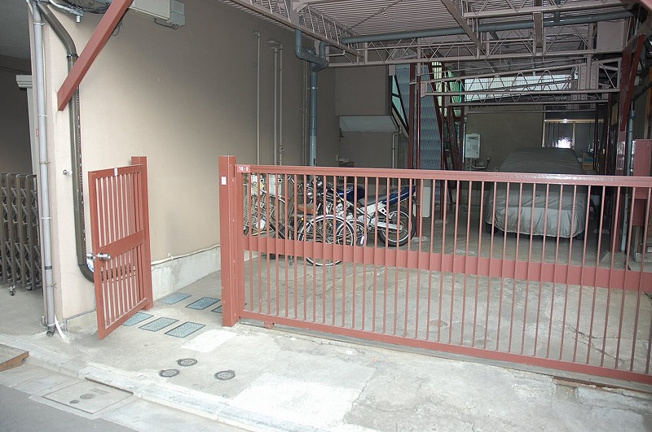 【駐車場】