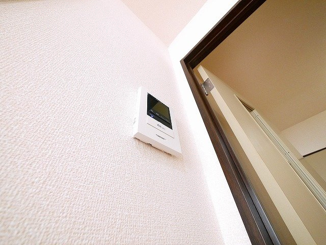 ピノハイツビスのセキュリティ|モニターホン付きで安心ですね