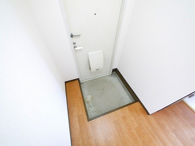 ピノハイツビスの玄関|収納もある玄関です