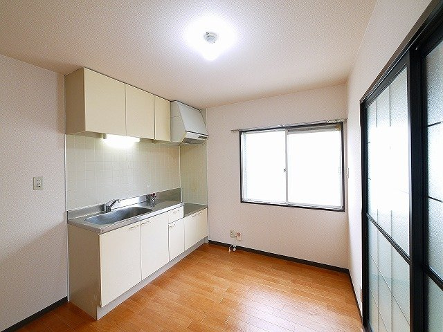 ピノハイツビスの居間・リビング|ゆったりとしたリビングです