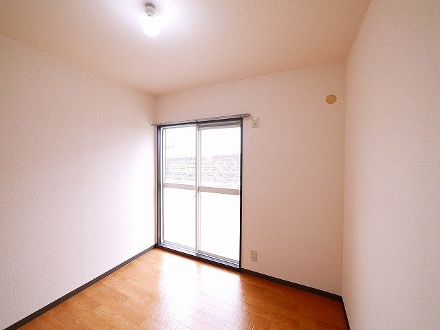 ピノハイツビスの洋室|きれいな洋室です