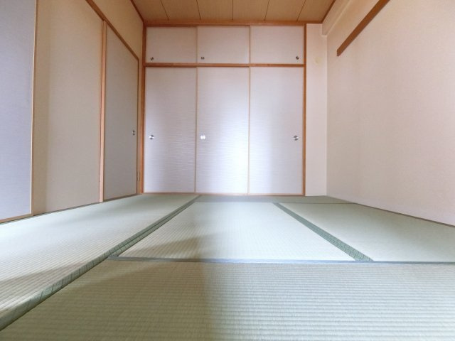 ガーデンシティーコープ金剛東8棟の和室