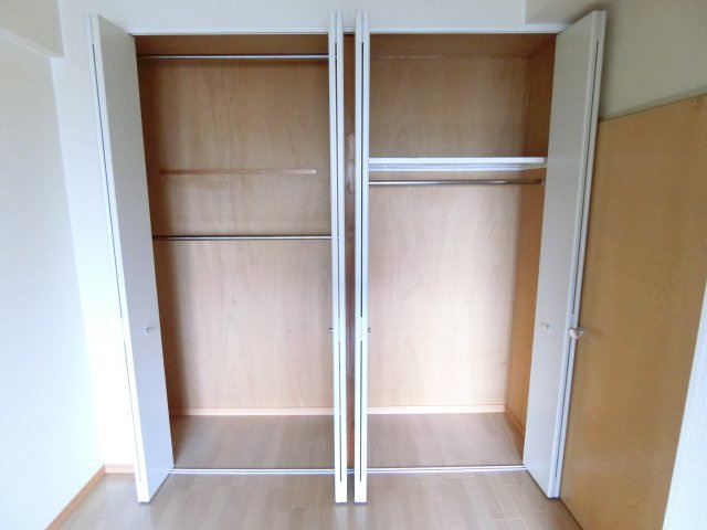 ガーデンシティーコープ金剛東8棟の収納