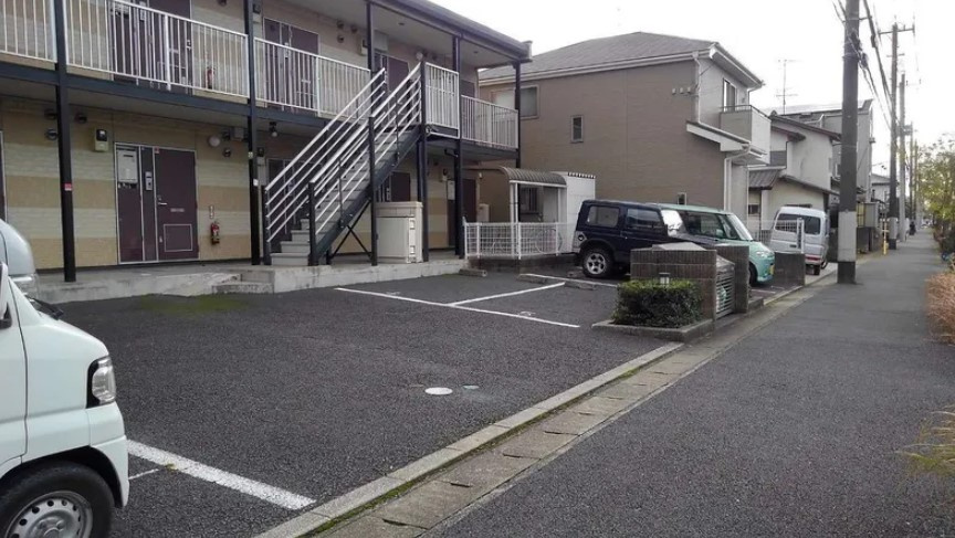 レオパレスセーヴェの駐車場