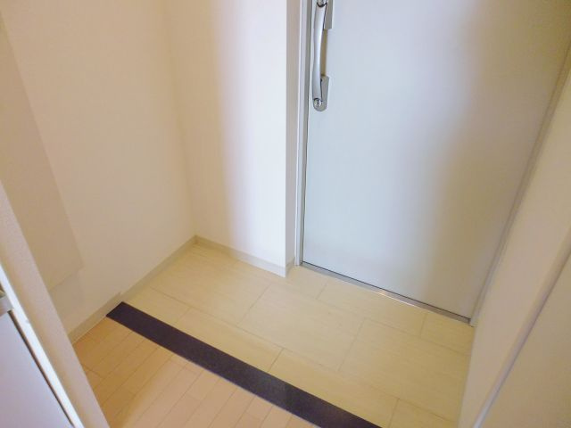 シエルオカモトの玄関
