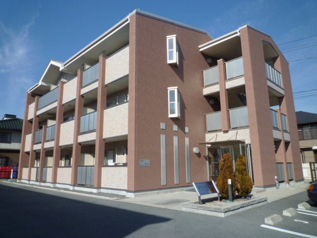 グランパス中央の外観