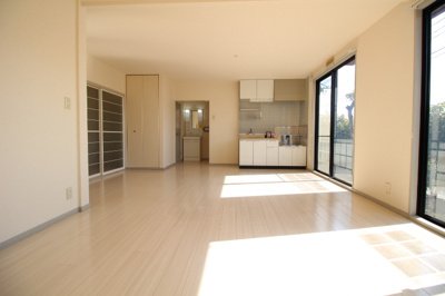 【居間・リビング】 | サンビレッジ浜野C棟