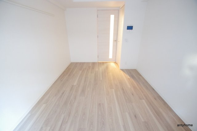 プレサンス南森町ライズ　仲介手数料無料の居間・リビング