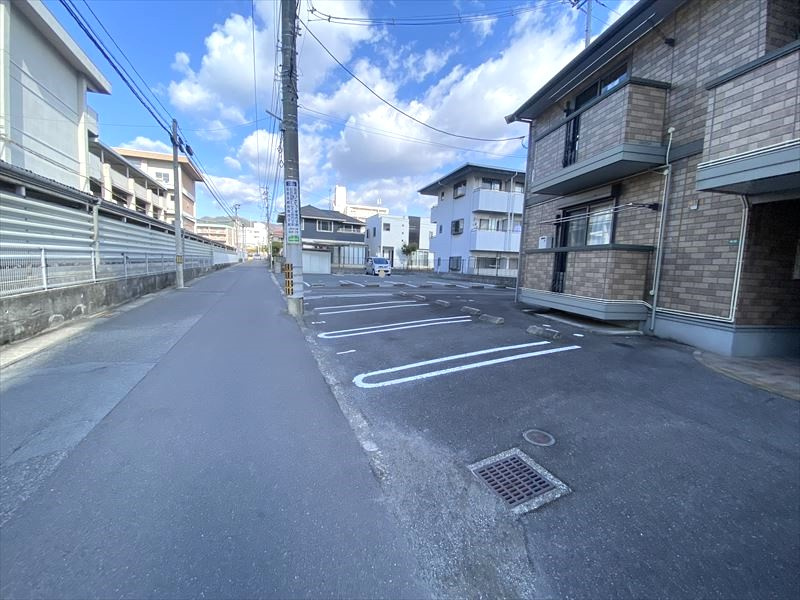 モンシャトー・ドゥーの駐車場