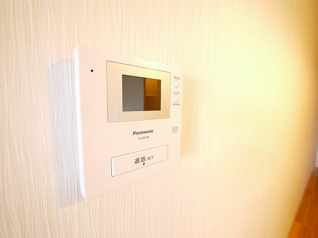 神殿マンション3号棟のセキュリティ|お顔が見えるモニター付きインターホンで安心。