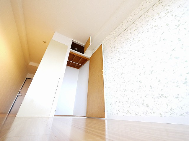 神殿マンション3号棟の収納|こまごまとしたものを収納できそうですね