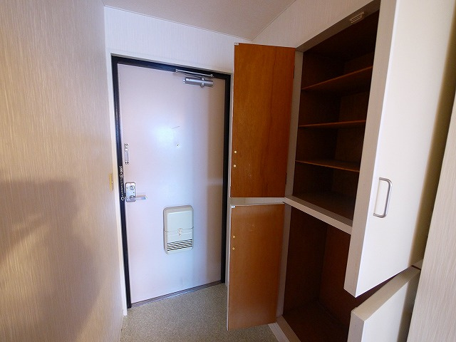 神殿マンション3号棟の玄関|玄関です