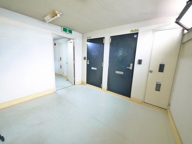 神殿マンション3号棟のその他共用部分|ゆったりとした共有スペースです。