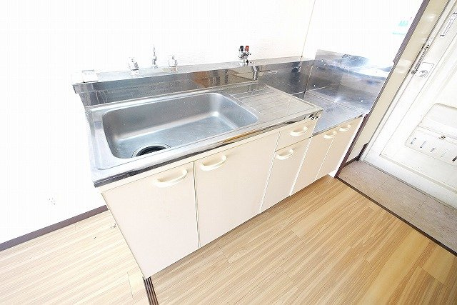 神殿マンション3号棟のキッチン|キッチンでお料理をお楽しみください