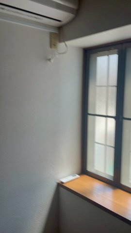 【洋室】 | メゾン泉 | 洋室の南側窓