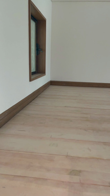 【洋室】 | メゾン泉 | ロフト東南角部屋は日当たり風通し良好です。東側と西側の両方に窓がありますので、通気が良いです。