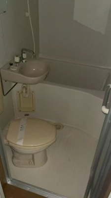 【浴室】 | メゾン泉 | ユニットバス　３点式　　浴室内鏡は新規に交換