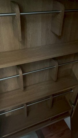 【収納】 | メゾン泉 | 靴箱　玄関の姿見鏡を開けるとそこには靴箱があります。