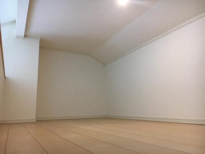 【収納】 | コトンB | リビングダイニングキッチンにある5帖のロフトスペースです☆広々ロフトスペースは荷物が多い方でも安心の収納力！