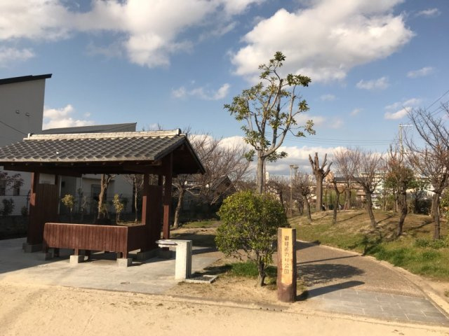 グラッド・タウン氷野３丁目の周辺|近くの流水が流れる綺麗な公園です。