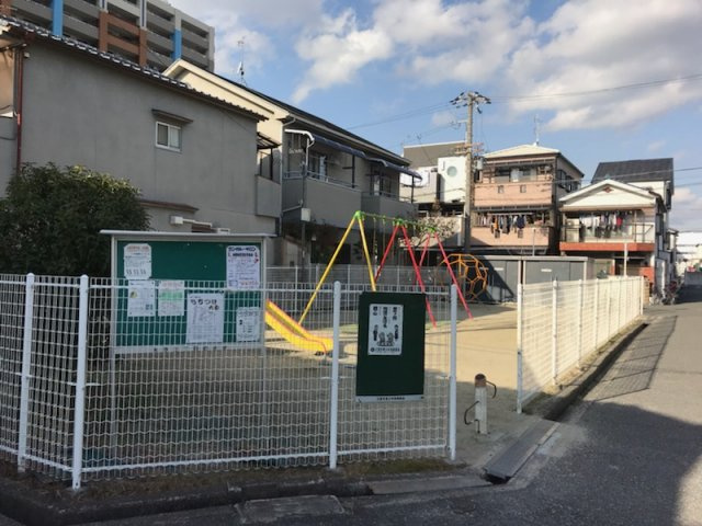 グラッド・タウン氷野３丁目の周辺|歩いてすぐの子供公園です。