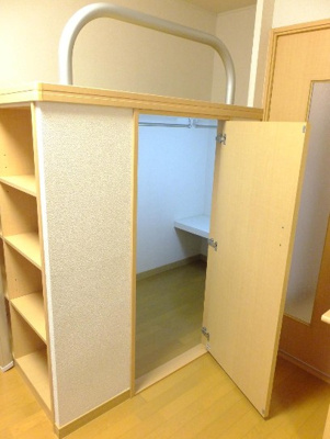 【収納】 | 稲毛海岸 | ウォークインクローゼットは洋服・荷物がたっぷり入ります