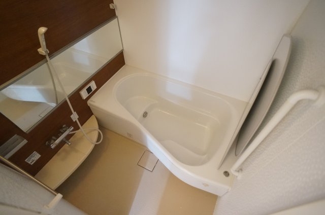 ヴィラソレアーダ中野　E棟の浴室