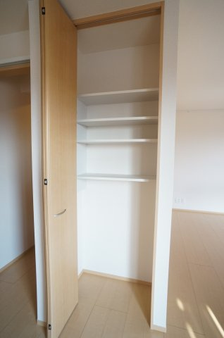 ヴィラソレアーダ中野　E棟の収納