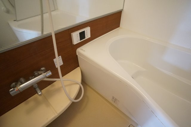 ヴィラソレアーダ中野　E棟の浴室