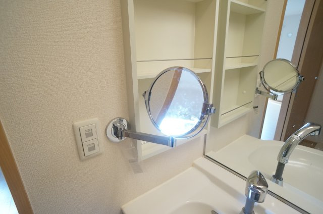 ヴィラソレアーダ中野　E棟の洗面所