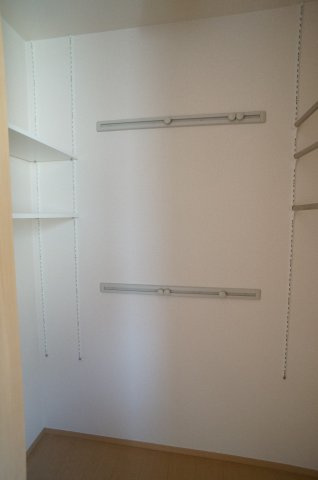 ヴィラソレアーダ中野　E棟の収納|ステップインクローゼット