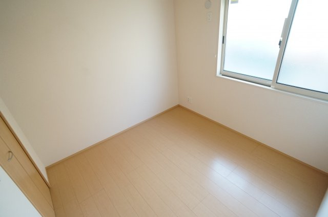 ヴィラソレアーダ中野　E棟の洋室