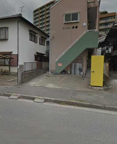 サンスカイ貝塚駅前の駐車場