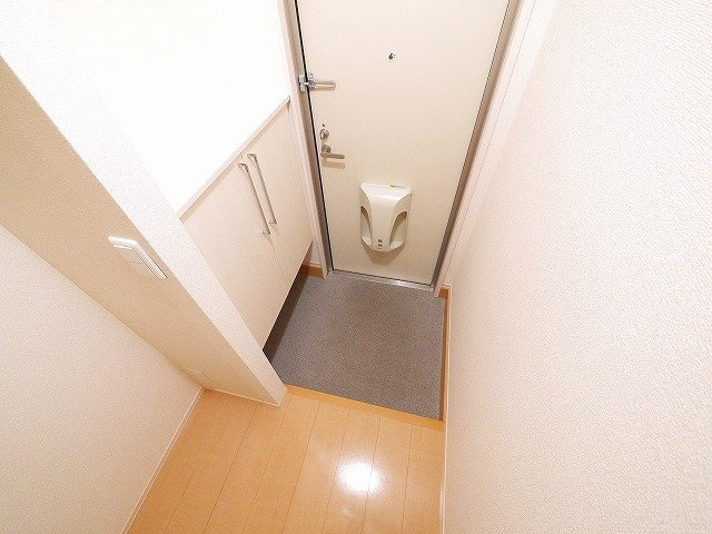 コンフォールⅡ（法華寺町）の玄関|シューズボックスで靴を整頓できます