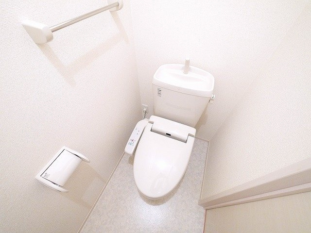コンフォールⅡ（法華寺町）のトイレ|落ち着いたトイレです