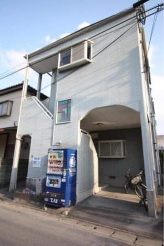 イッセイ井尻駅前のエントランス