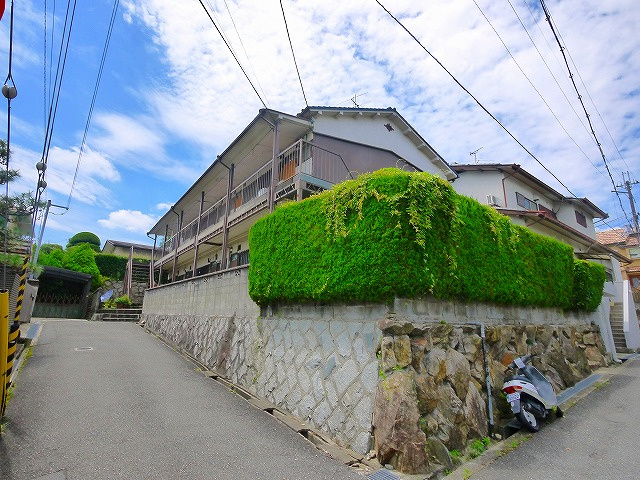 高雅苑の外観|きれいな外観です