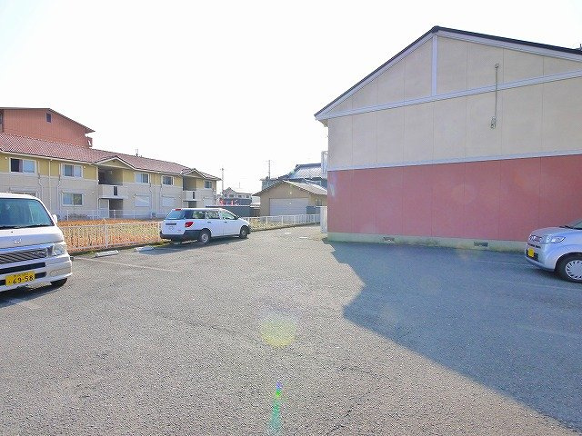 フレグランス（前栽町）の駐車場|駐車場に車を止められます