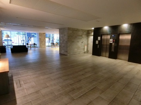 アーバネックス北浜　BRAVI不動産のロビー|【アーバネックス北浜】落ち着いたロビーです