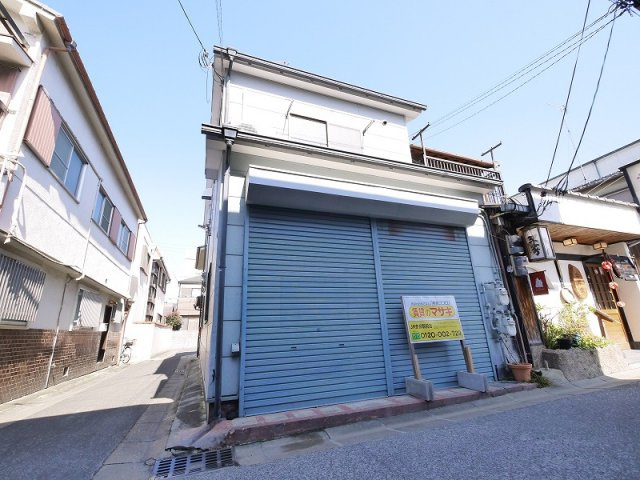 ならまち車屋店舗付住宅の外観