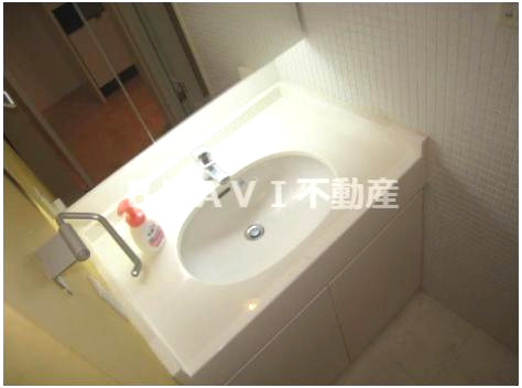 アーバネックス淀屋橋　BRAVI不動産の洗面所|【アーバネックス淀屋橋】脱衣スペースもあります