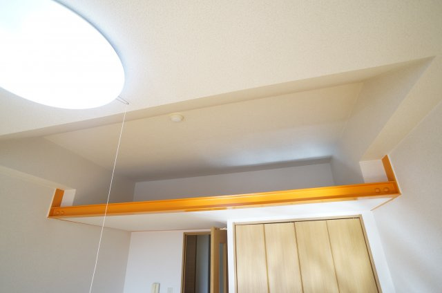 ユニハイムの収納|上部に収納スペースがあり！脚立は共用部のものを使用できます！