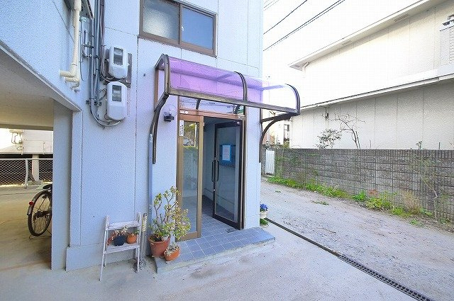 中嶋ハイツのエントランス