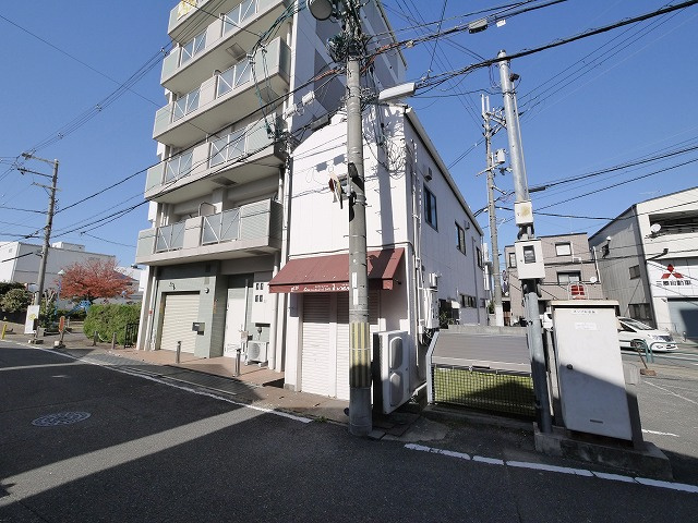 ミツキビルのエントランス