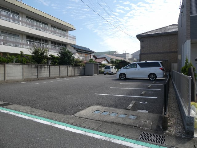 エタニティ相生の駐車場