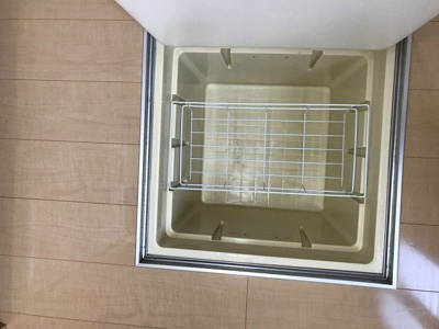 【玄関】 | アムールⅢ | シューズボックスがあるので靴が散らからずいつでも玄関すっきり♪全身ミラー付きでお出かけの時の身だしなみ確認もばっちり！