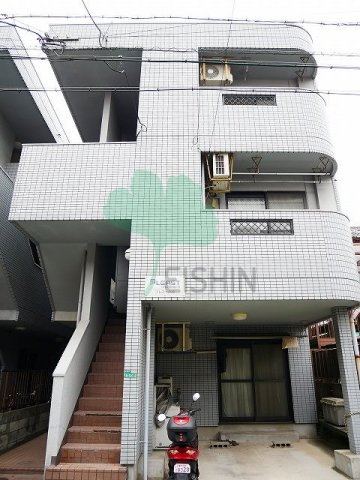 プレスト高宮の駐車場