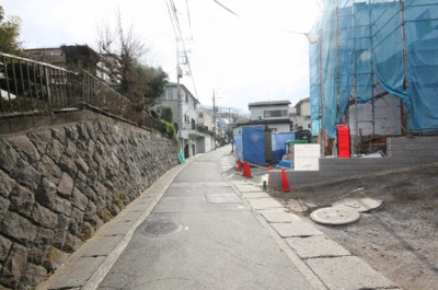 【周辺】 | ウィステリア　ヨコハマ　（Wisteria Yokohama) | ウィステリア　ヨコハマ　　　大通りすぐですが、落ち着いた環境です。